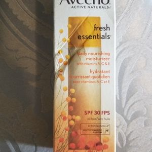 💛 Free With Purchase 💛 Aveeno - fresh essentials